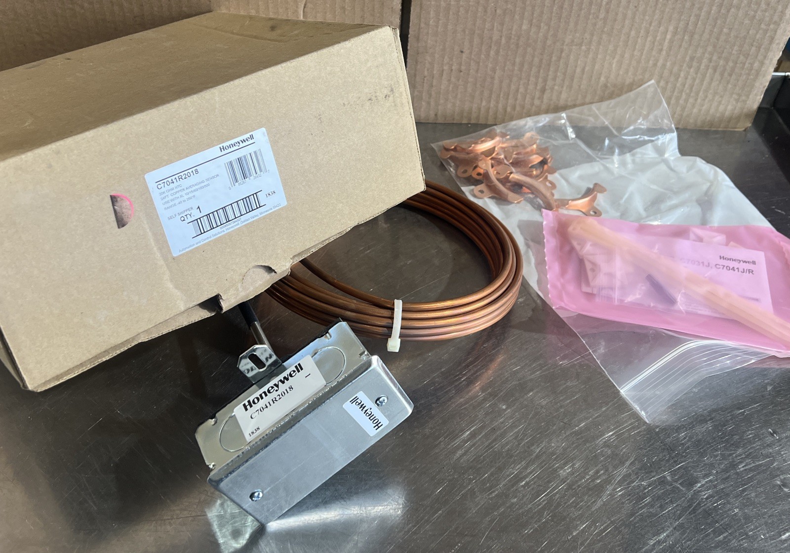 Honeywell C7041R2018 Averaging Sensor Nos Surplus