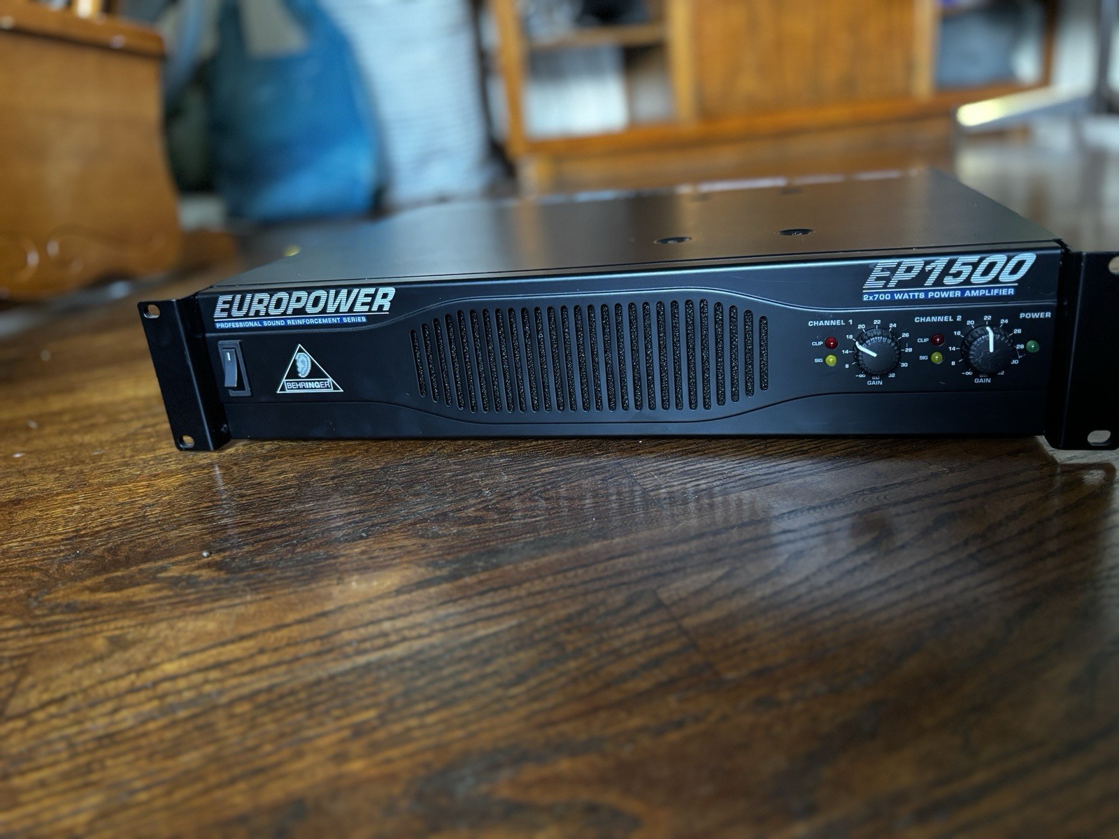 Behringer Europower EP1500 Power Amplifier 2x700W 2-Ch Rackmount Black XLR TRS