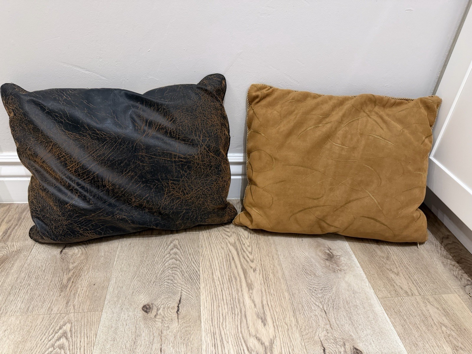 Vintage Western Tapestry Throw Pillow Set – Cowboy Horse Desert Scene (Set of 2)