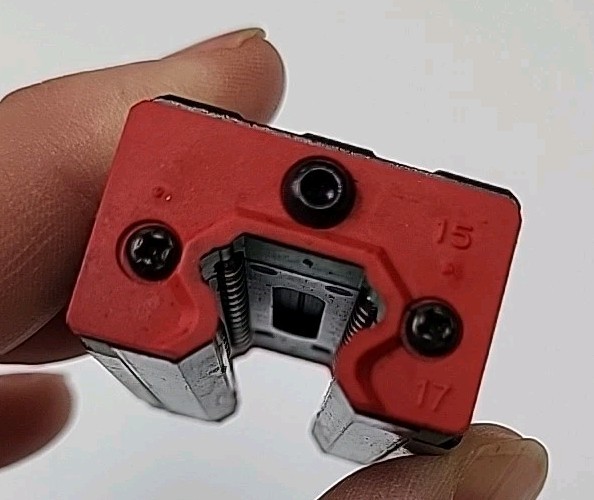 HGH15CA Linear Rail Sliding Block Bearing Steel Rail Carriage Lot Of 4