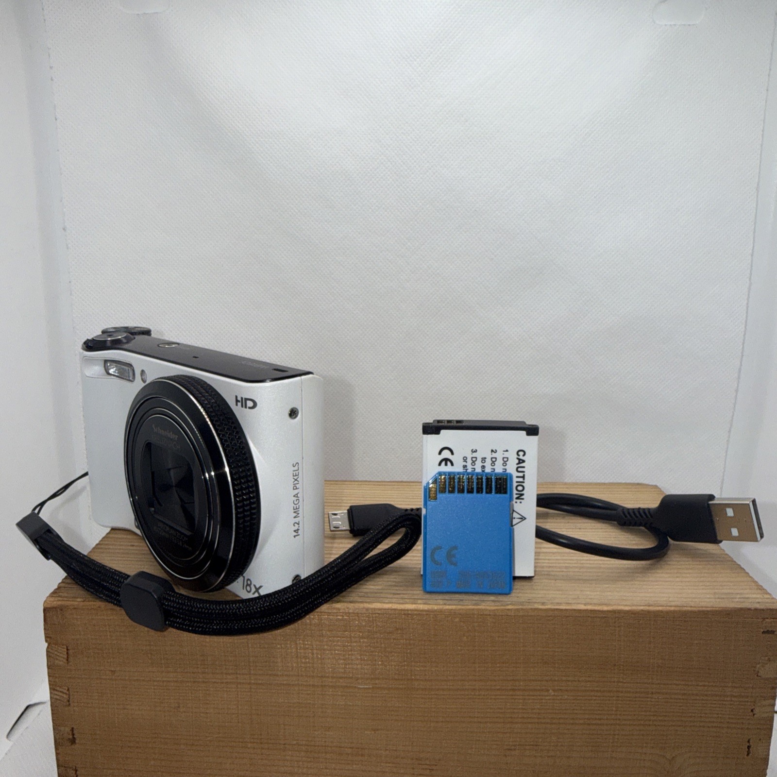 Samsung WB150F 14.2MP Digital Camera Tested *Minor Damage* + Accessories
