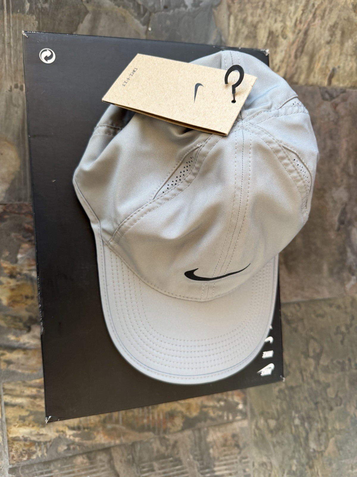 Nike Dri-Fit Unstructured Featherlight Club Cap Hat Grey SZ M/L Black FB5682-073