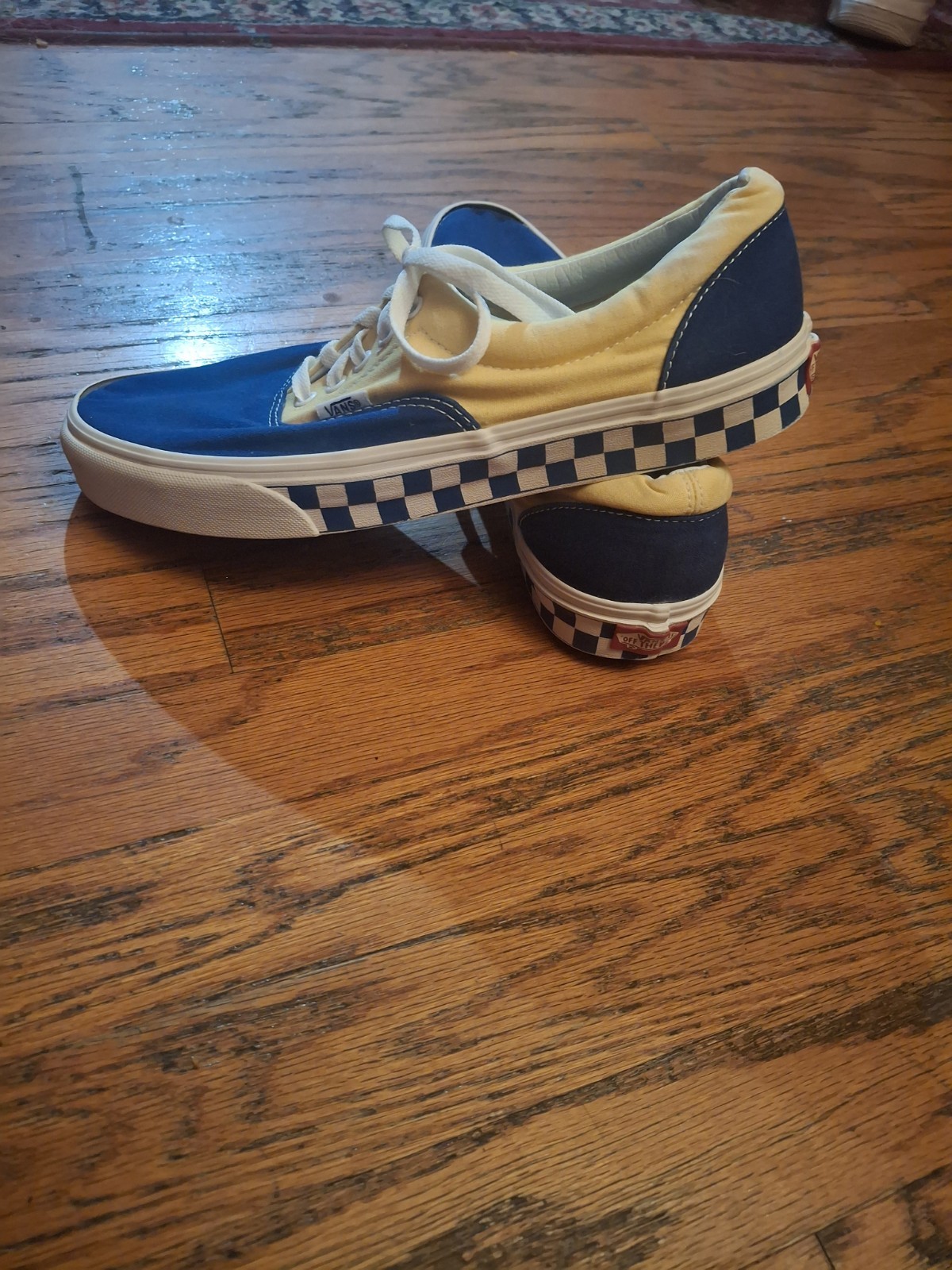 mens athletic shoes