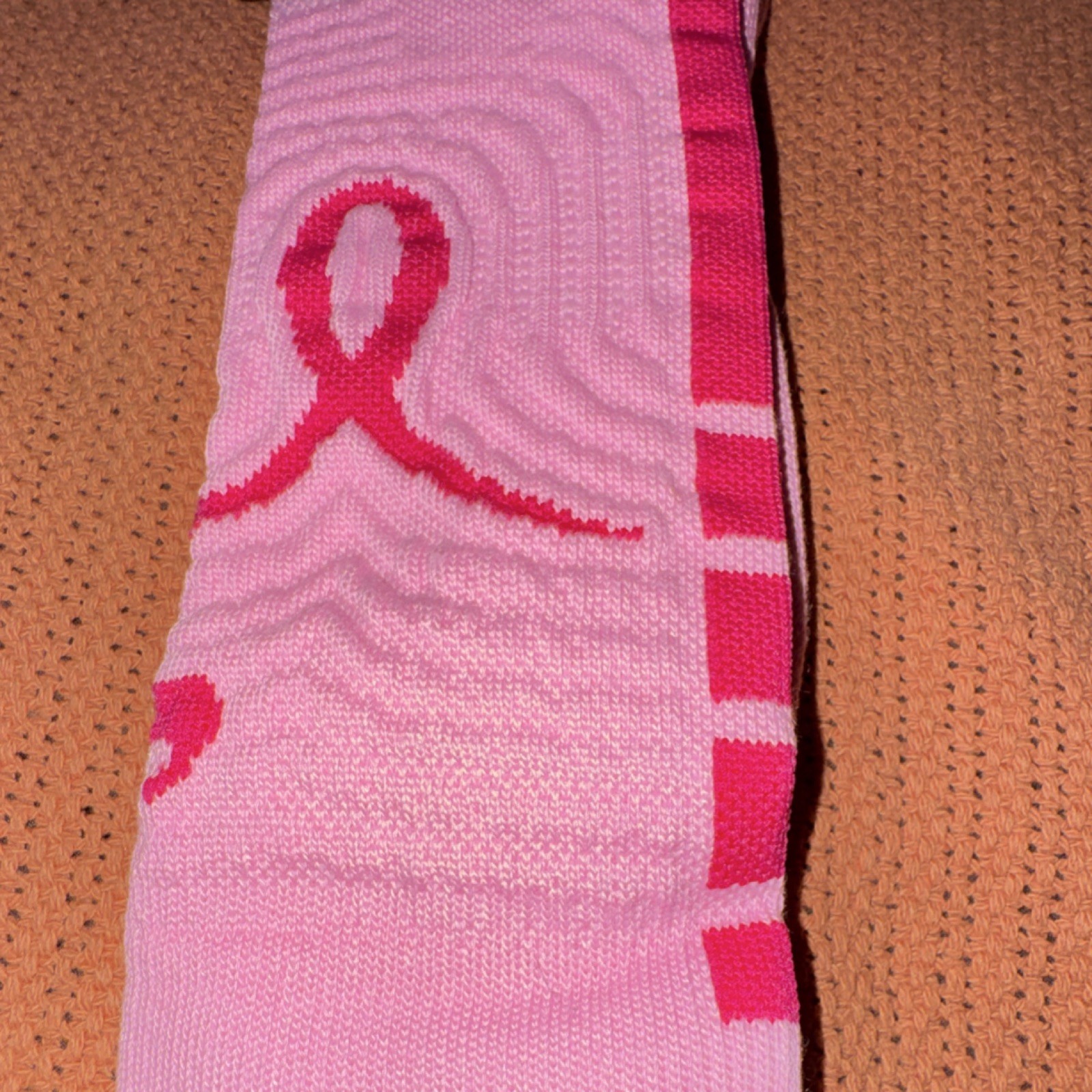 Nike Elite Crew Basketball Socks Pink Ribbon Large Pink