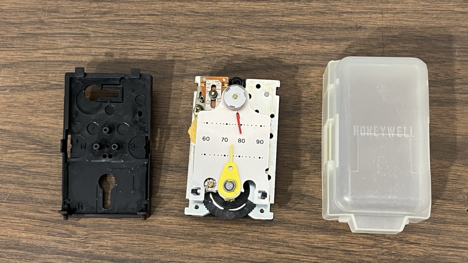 Honeywell TP970B 1002 3 Pneumatic Thermostat Reverse Acting 60-90°F (New No Box)