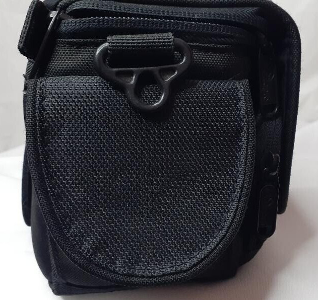 LOWEPRO EDIT 100 CAMERA CASE BLACK PADDED WITH SHOULDER STRAP