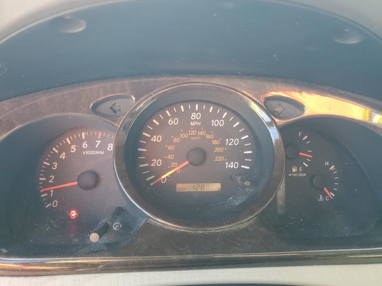HIGHLANDR 2002 Glove Box 4906747