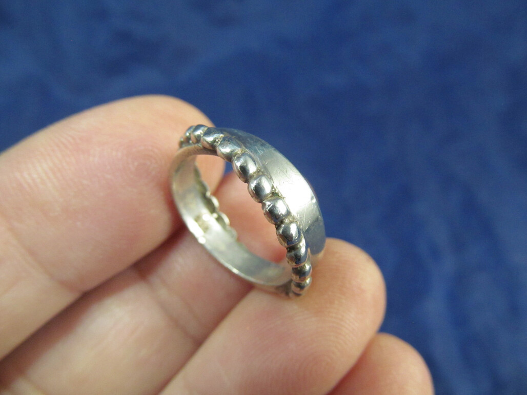 Modern Sterling Silver Crossover Beaded Band Ring Size 7.5