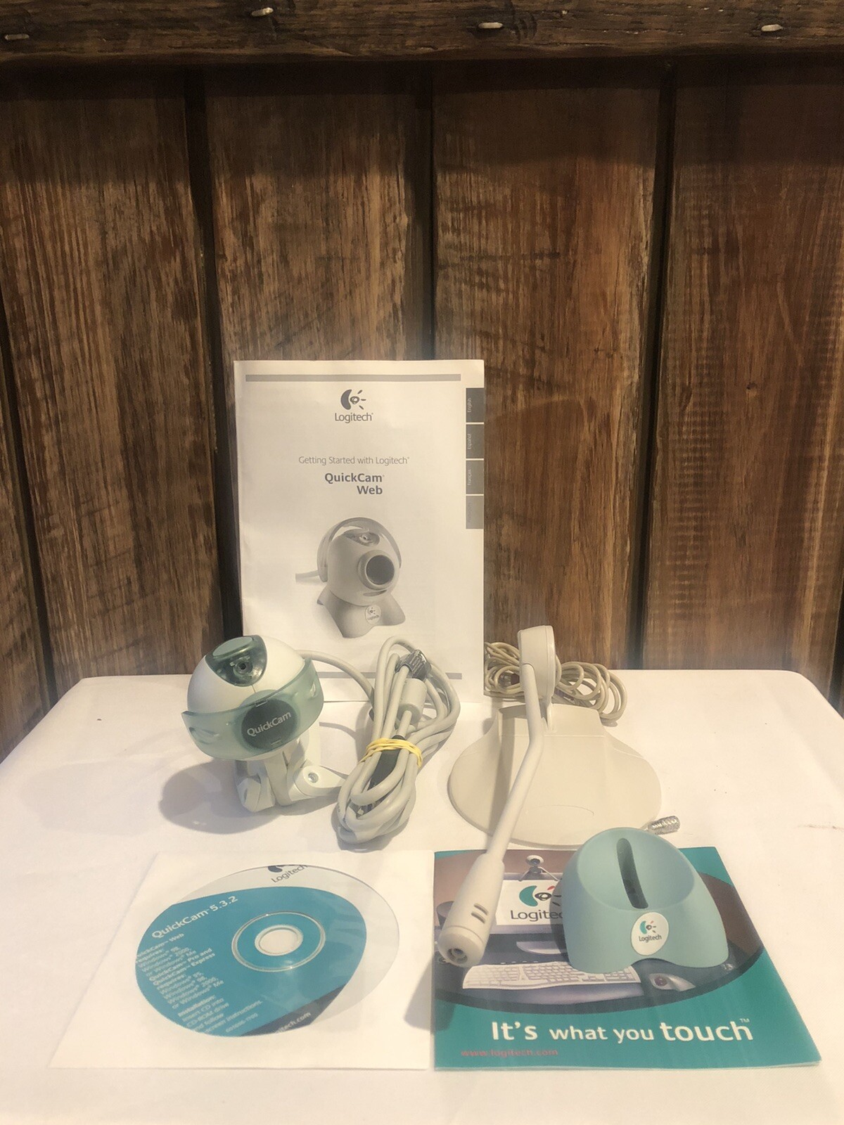 Logitech V-UD4 USB Wired Quickcam Web & Wired Microphone W/Extras