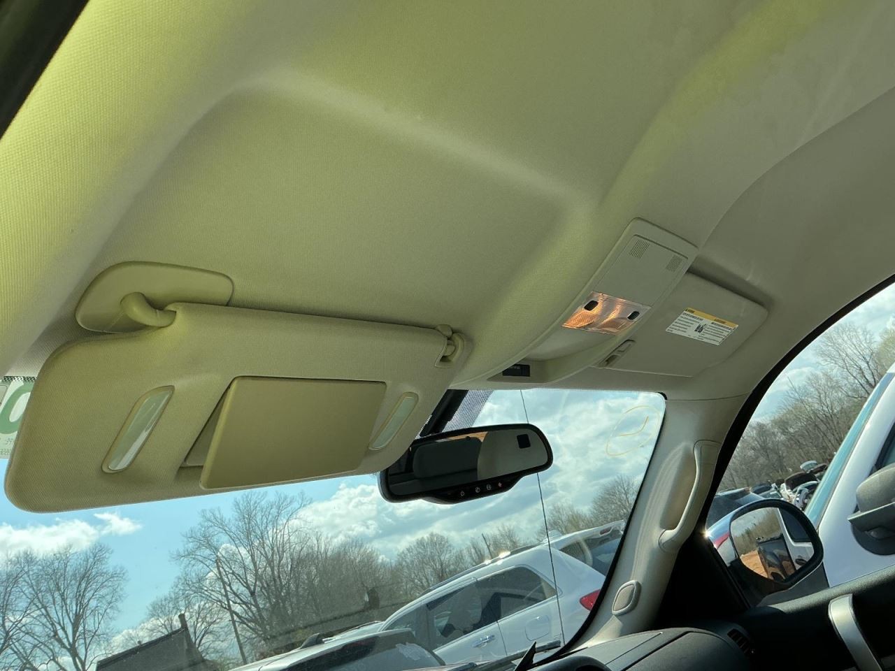 SILVRDO15 2007 Glove Box 4993012