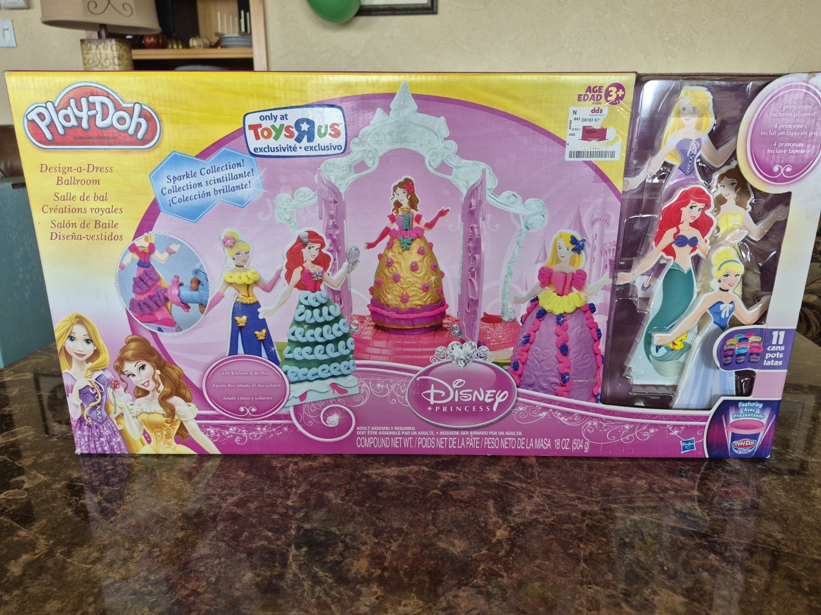 Brand New Vintage Play-Doh Disney Princess Design a Dress Ballroom Playset