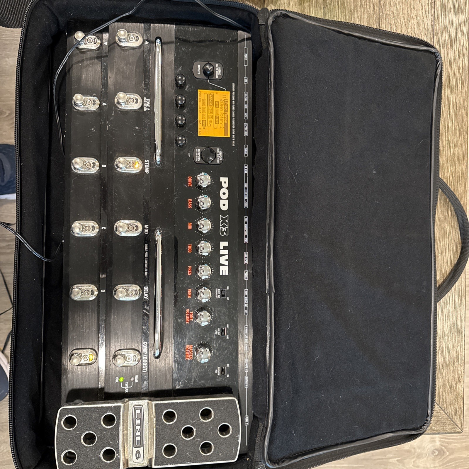Line 6 Pod X3 Live Multi-Effects Guitar Pedal Amp Modeler Bass Black Audio Gear