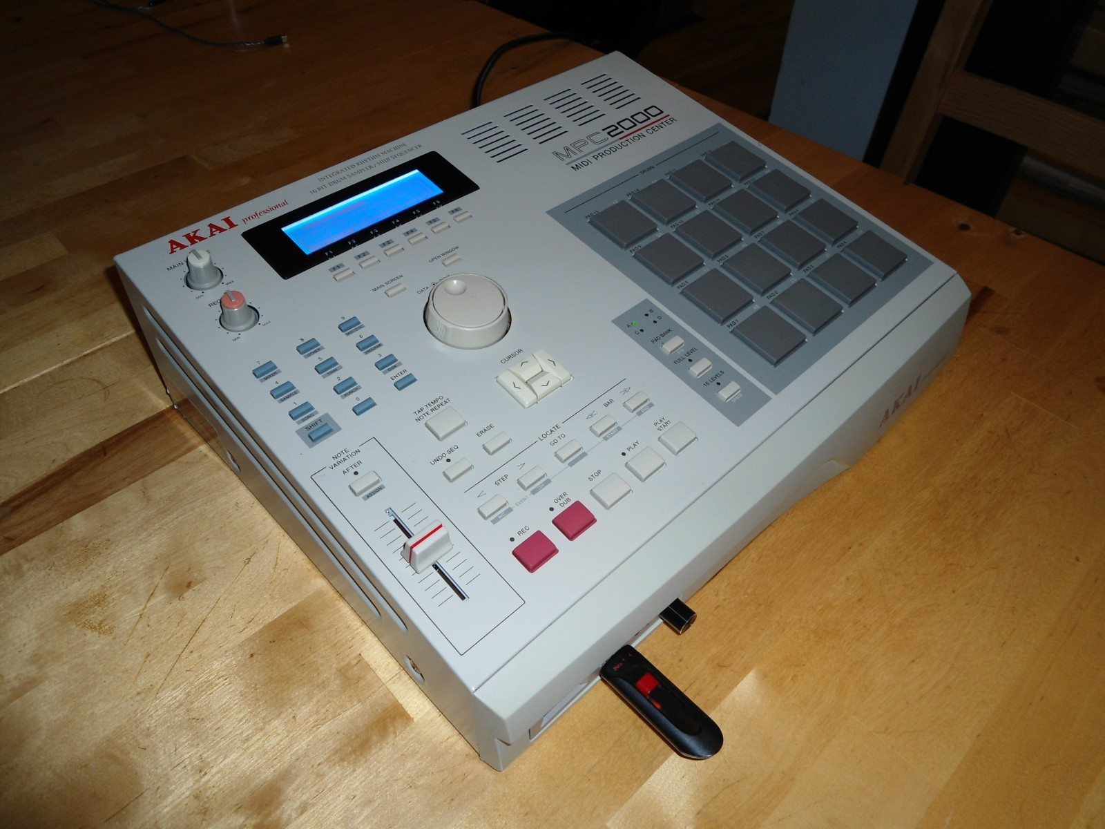 Fully Serviced Akai MPC 2000 w/USB Floppy Emulator 32MB RAM & Sample Kits