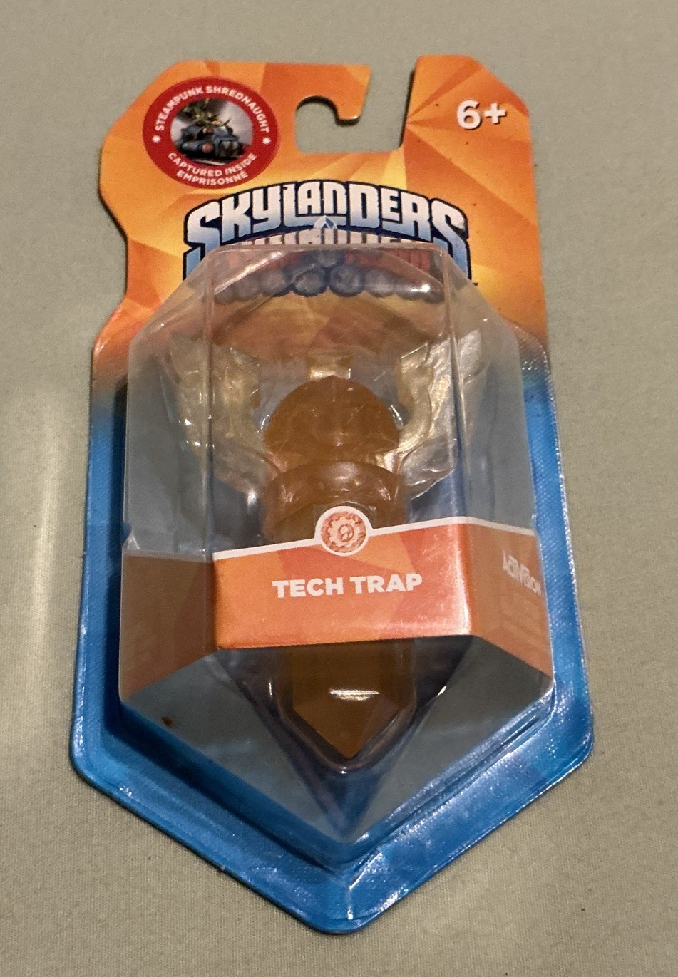 Skylanders Trap Team Tech Flying Helmet Trap  w/ Steampunk Shrednaught inside