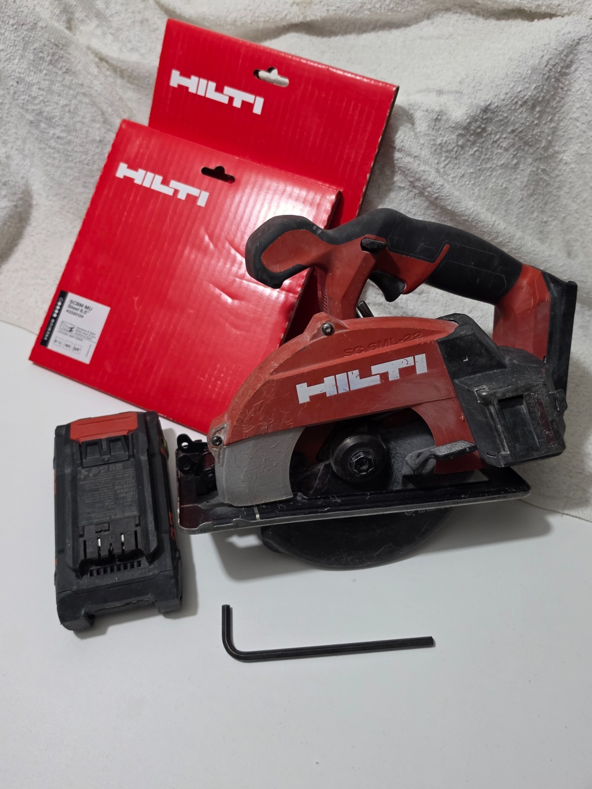 Hilti Nuron SC 6Ml-22 Circular Saw + 22v battery + 2 Metal cut blades used