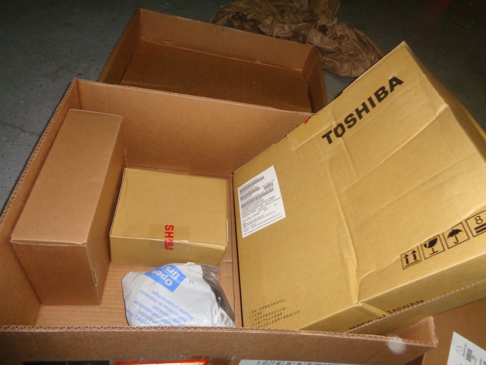 TOSHIBA 3AA00927600 415HCX 15" Touch Monitor in Box +84Y2976 +3AA01194300 NEW