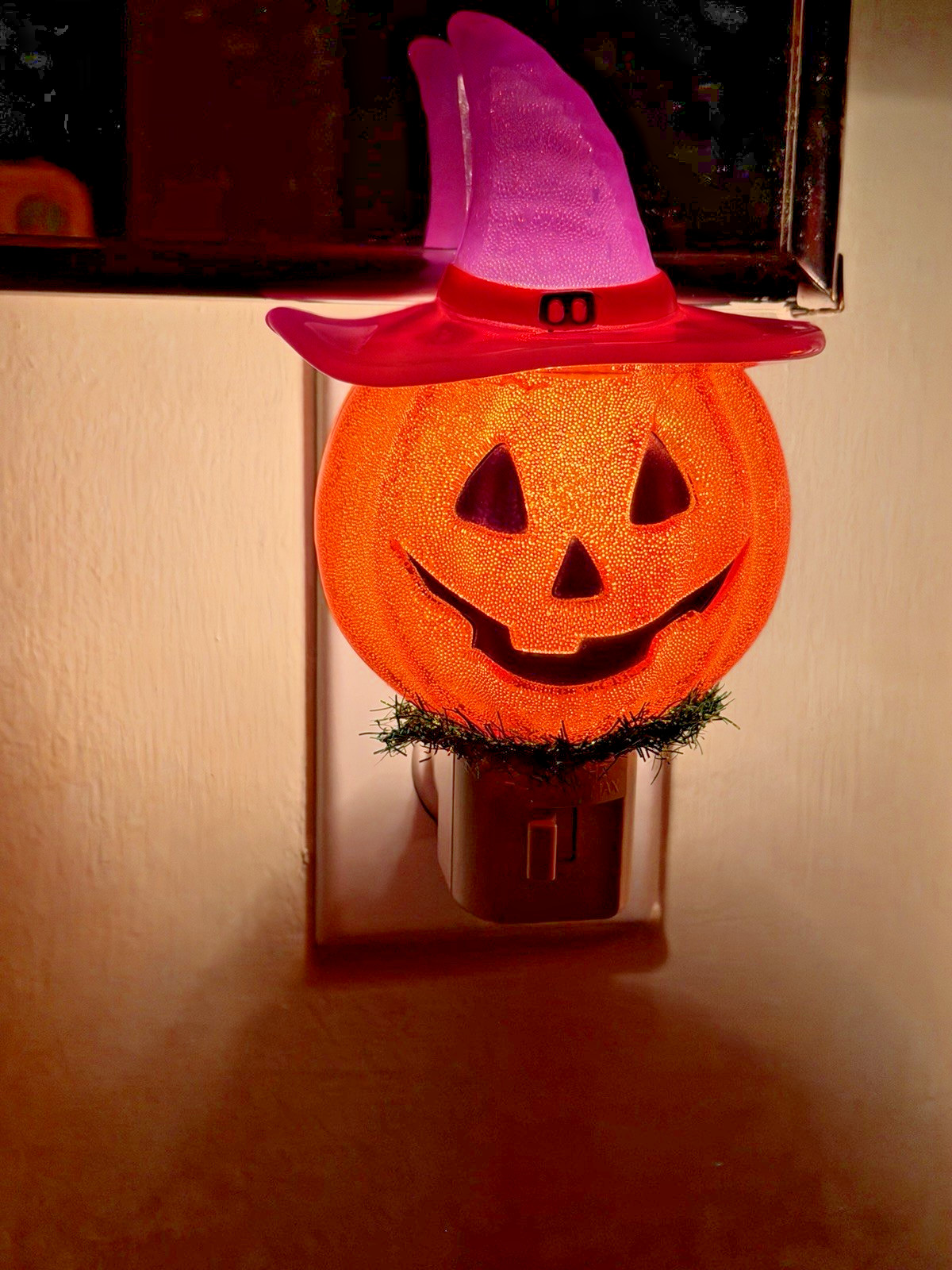 Bethlehem Lights Plug-In Halloween Night Light Pumpkin w Witch Hat