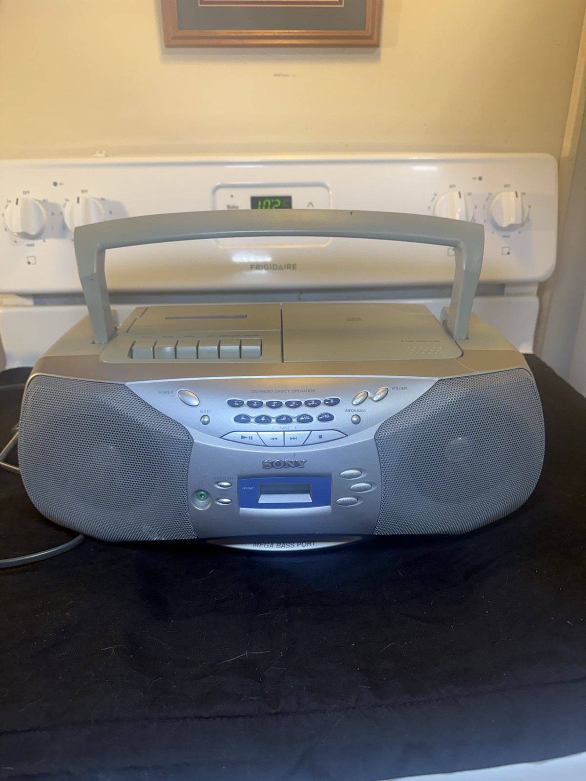 Vintage Sony Boombox CD Radio & Casette Player CFD-826 Tested & Working