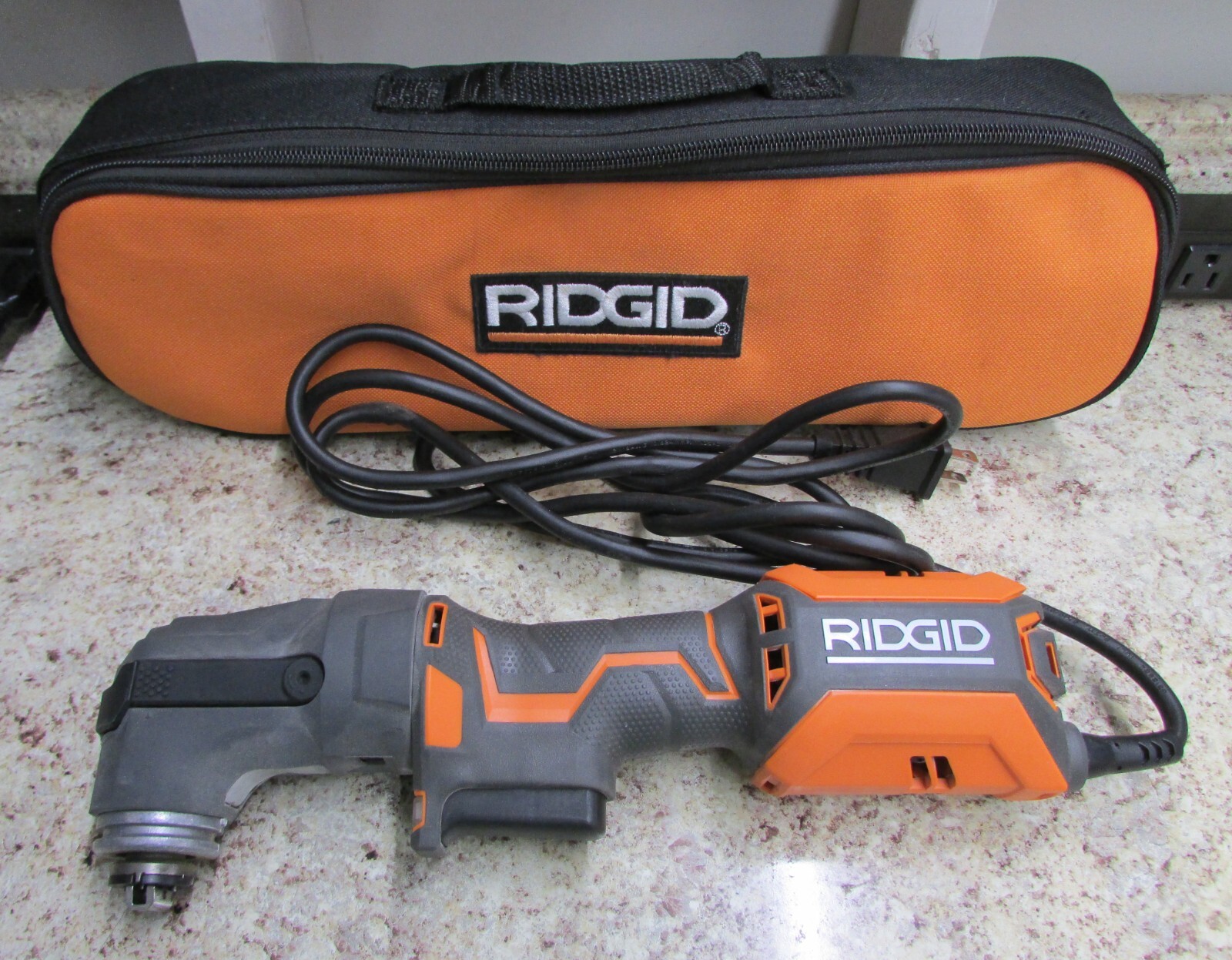 R28700 RIDGID 4 Amp Corded Oscillating Multi-Tool With Soft Case