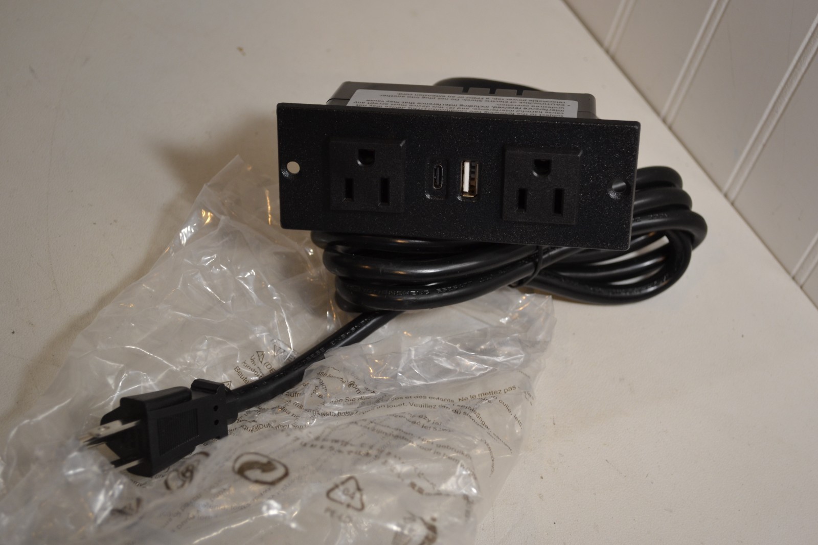 Dongguan Minju Electronics Model: MJ24TX Furniture Distribution Unit