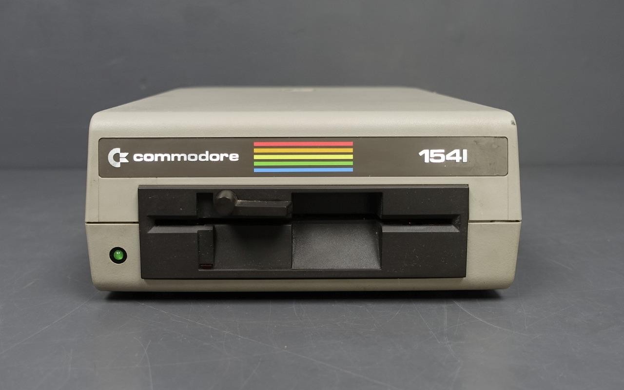 Commodore 1541 Vtg 5.25" Floppy Disk Computer Drive No Cable/Untested