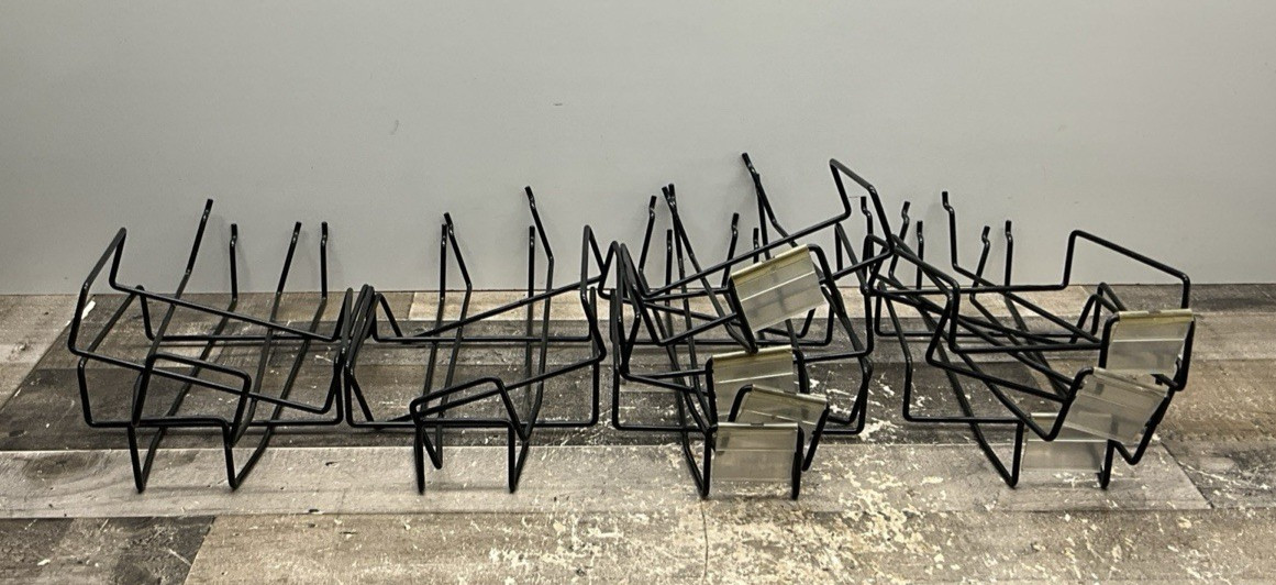 VERTICAL FRAME LICENSE PLATE WIRE RACK MERCHANDISING DISPLAY LOT OF 11