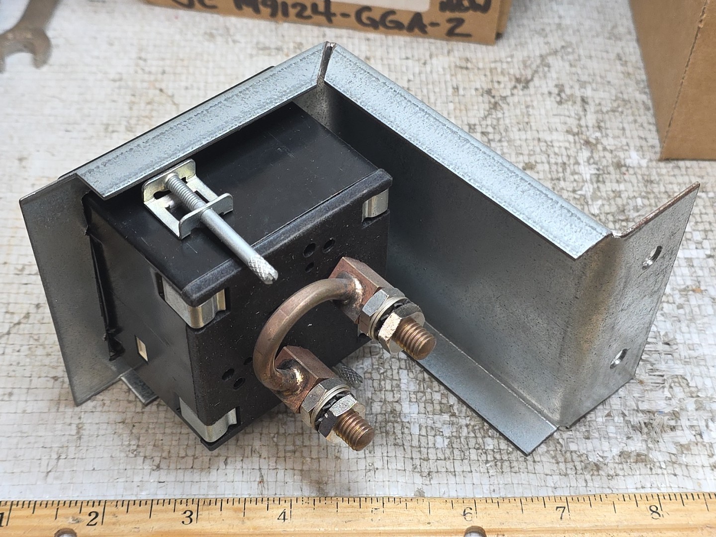 CELSA EQ96N-0-60A USED IN EXCELLENT CONDITION W/ MOUNTING BRACKET