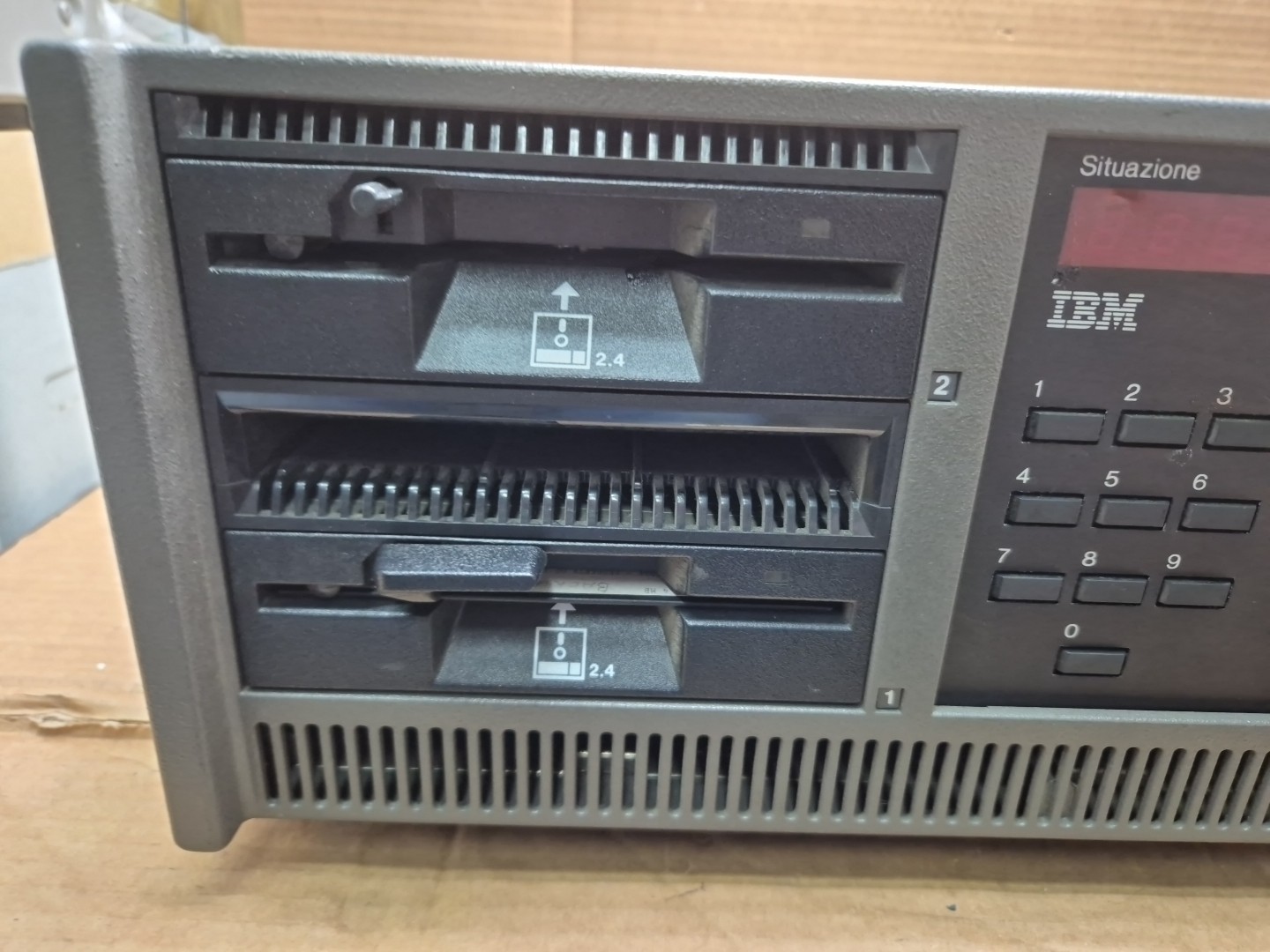 IBM 3174-61R IBM Coaxial Communication Controller