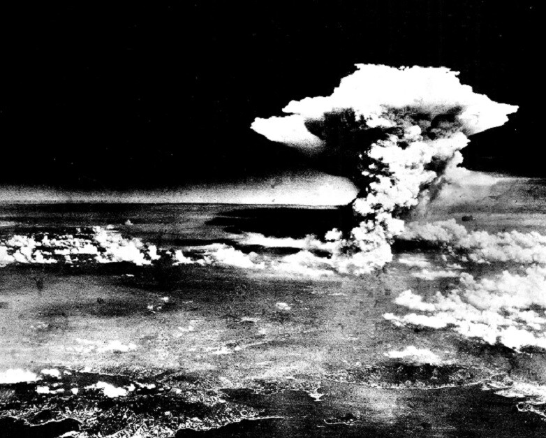 Atomic Bomb Mushroom Cloud over Hiroshima, Japan 8"x 10" World War II Photo 300