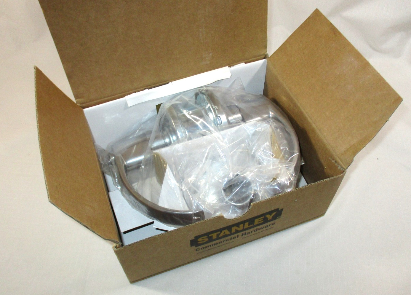 Stanley Commercial Curved Lever Privacy Lockset~QTL240M626RA118F~Silver~NIB