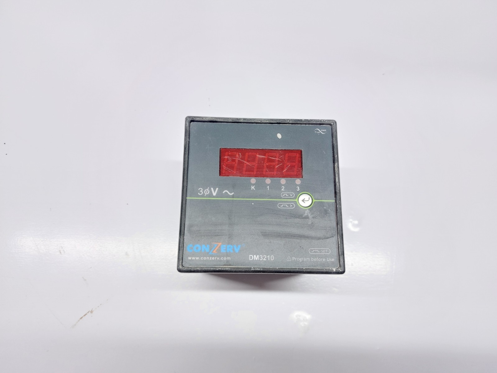 Conzerv dm3210 Three Phase Voltmeter
