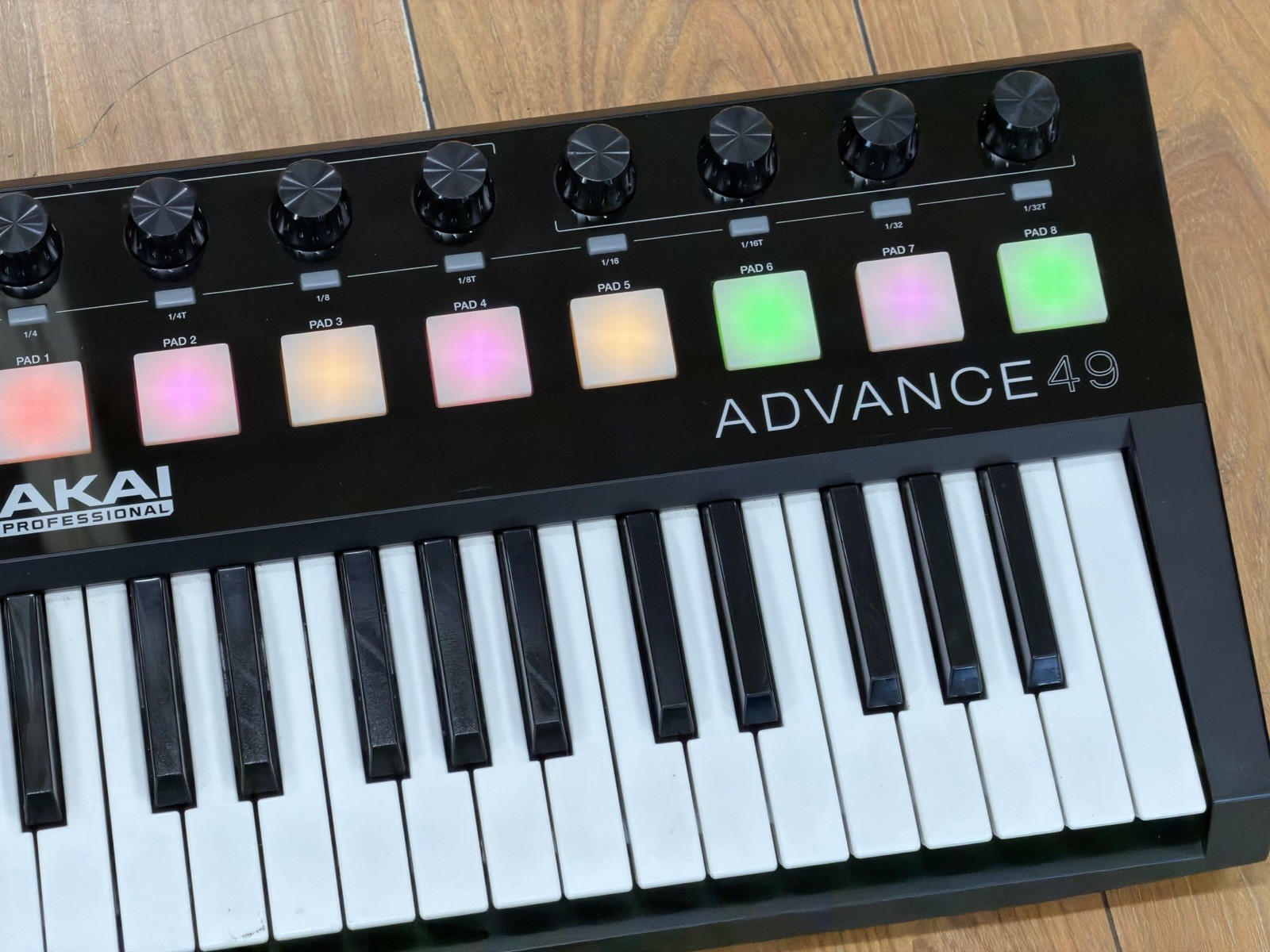 AKAI Advance 49 USB Keyboard Controller