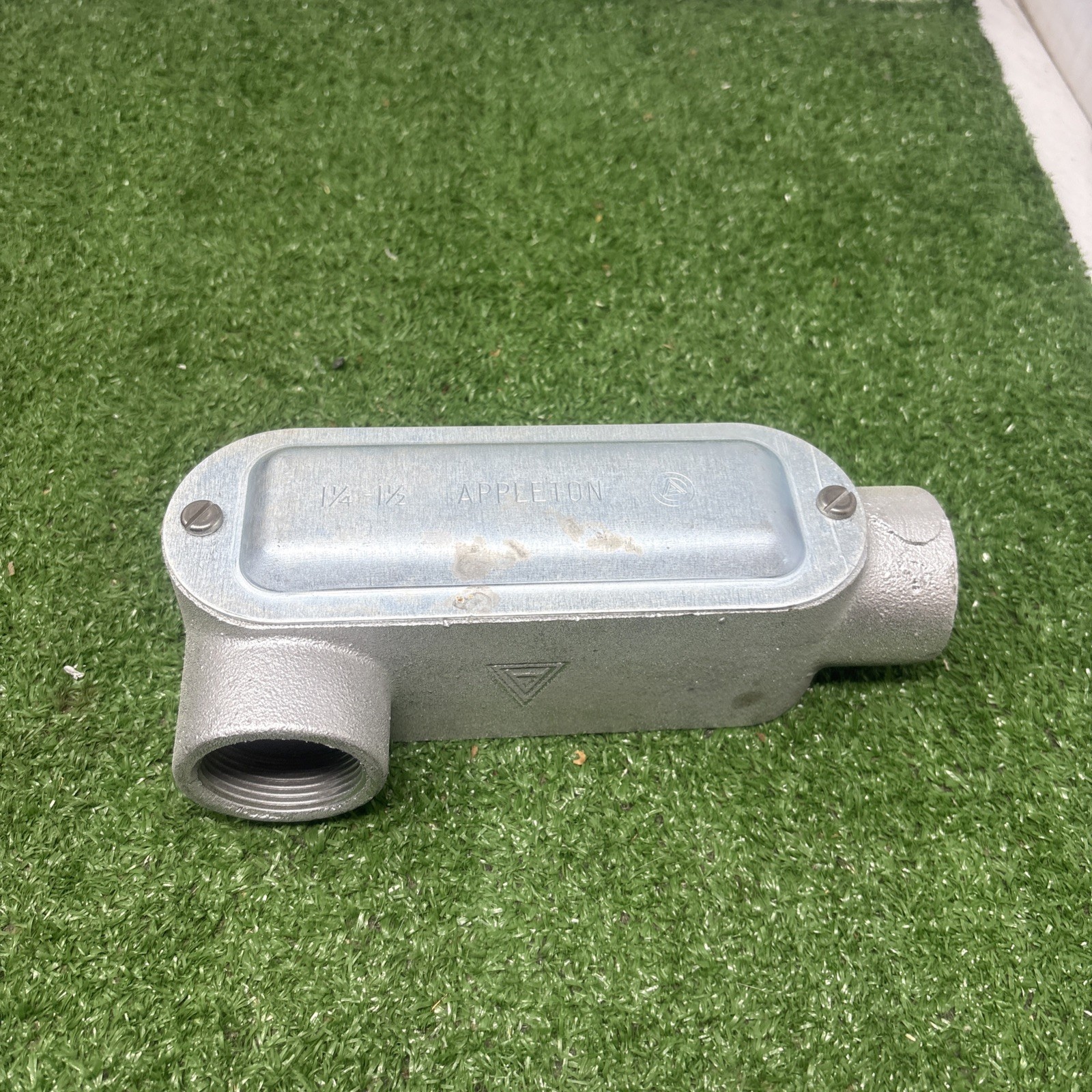 Appleton LRL125-M IMC/Rigid Conduit Body Hub Size 1-1/4 Inch