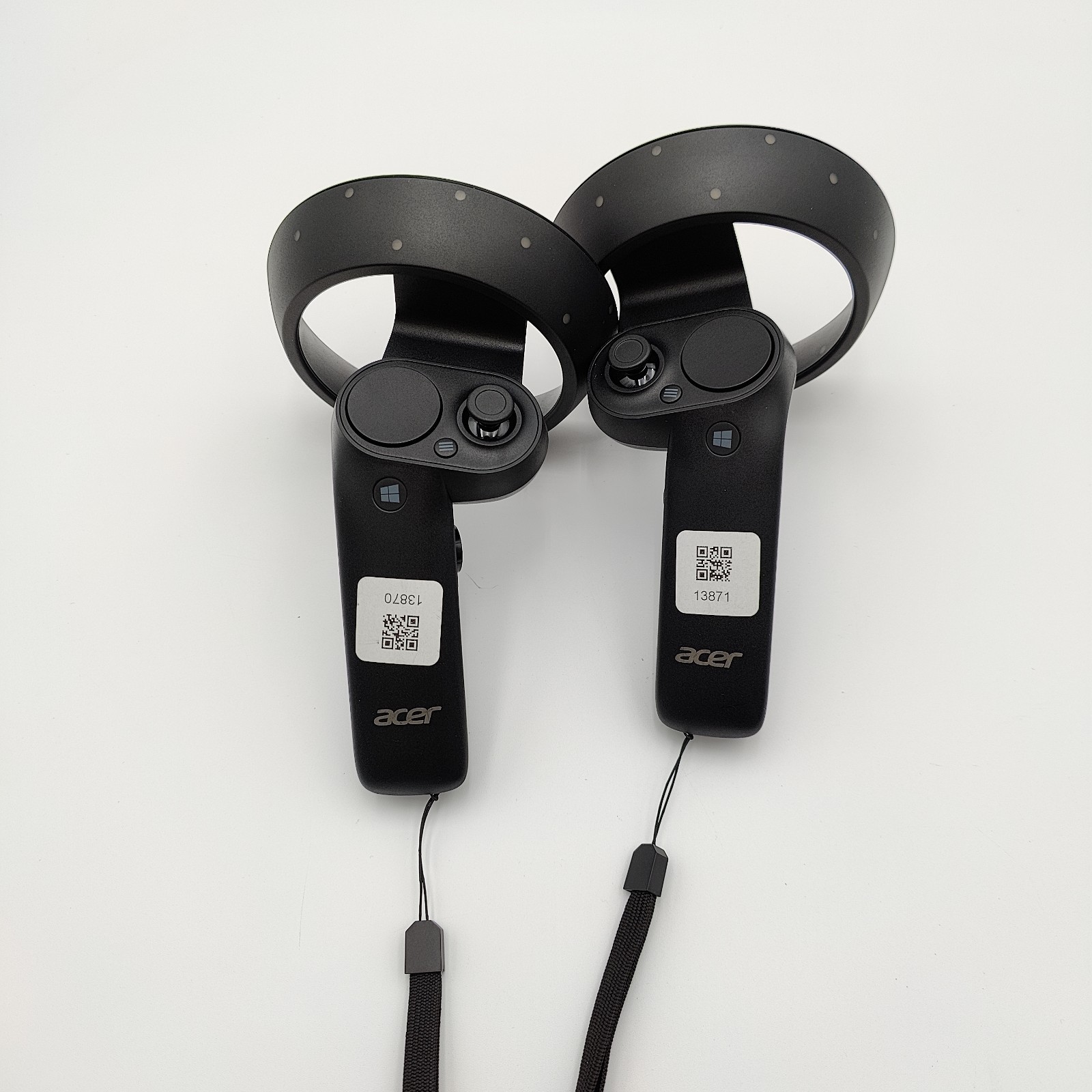 Used Acer Windows Mixed Reality Headset H7001 with Controllers C701