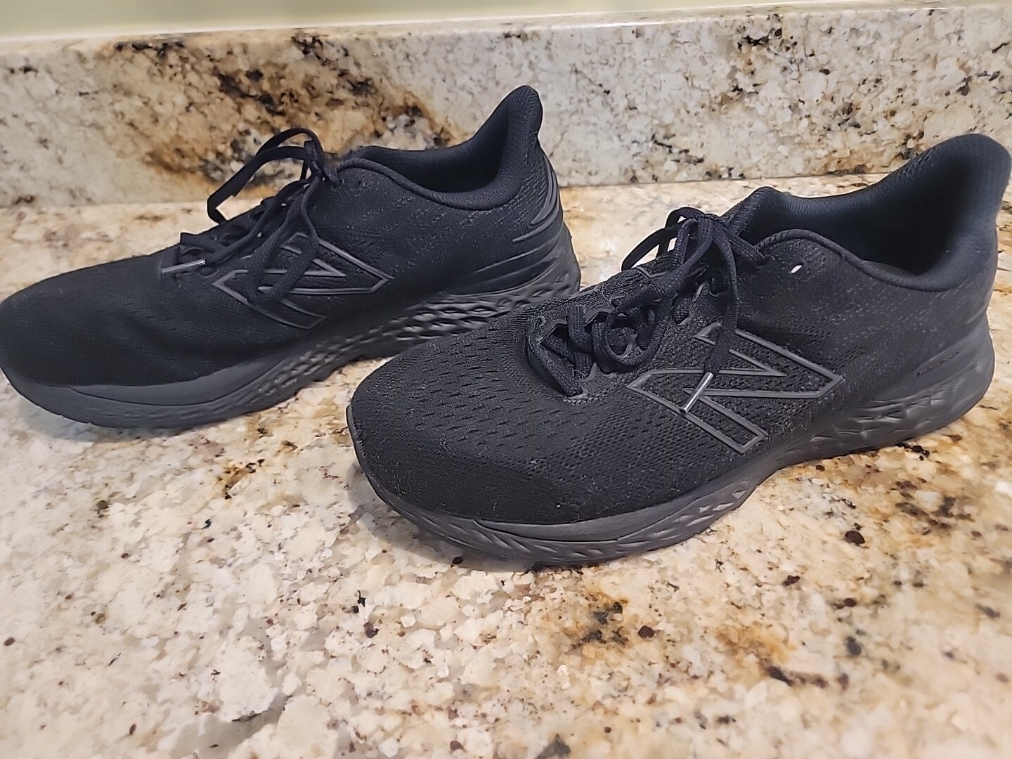 New Balance 880 v13 Fresh Foam X Men's US 11 eeee Running Shoes Black Sneakers