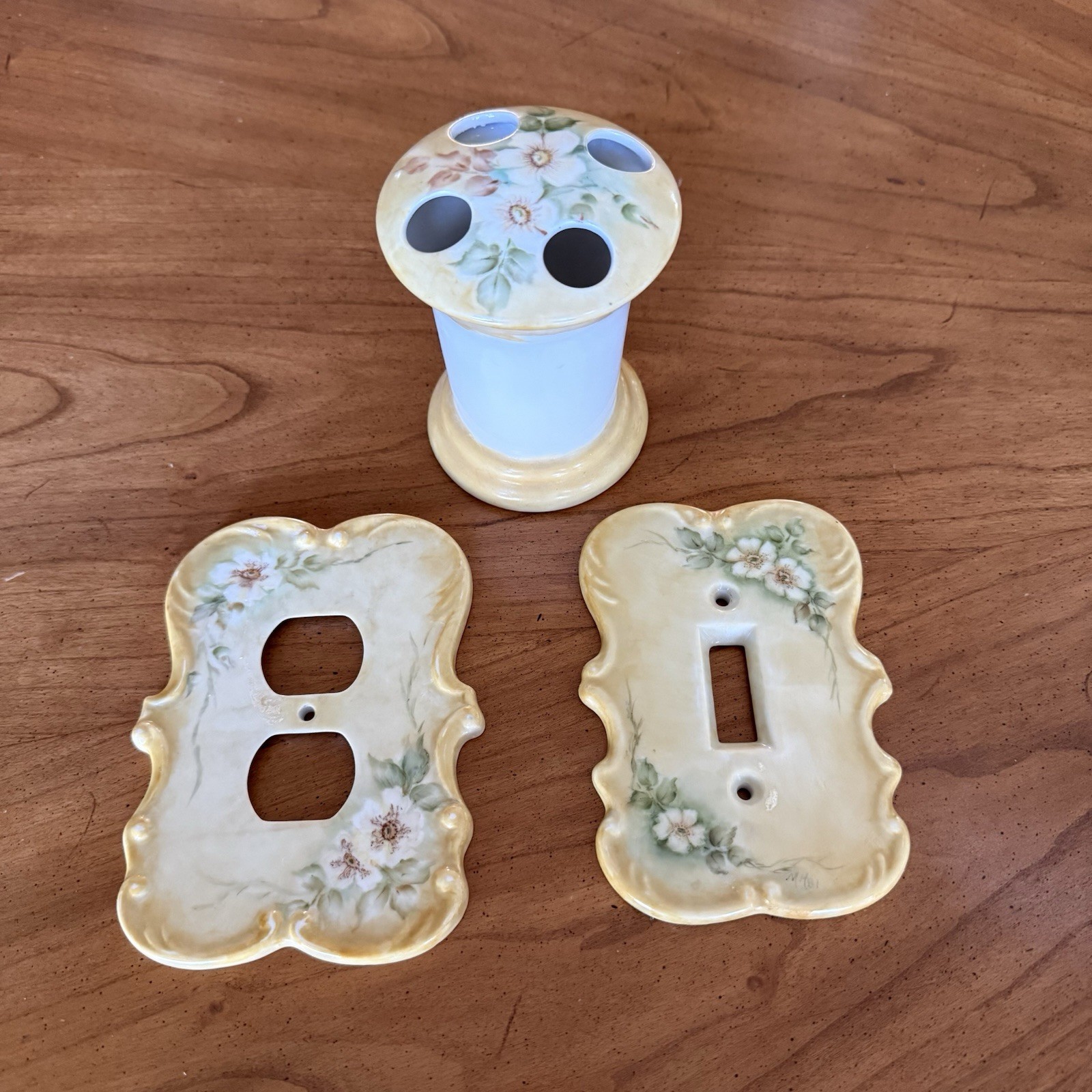 Vtg 1980s Hand-Painted Porcelain Yellow Wild Roses Bathroom Accessory Set of 3