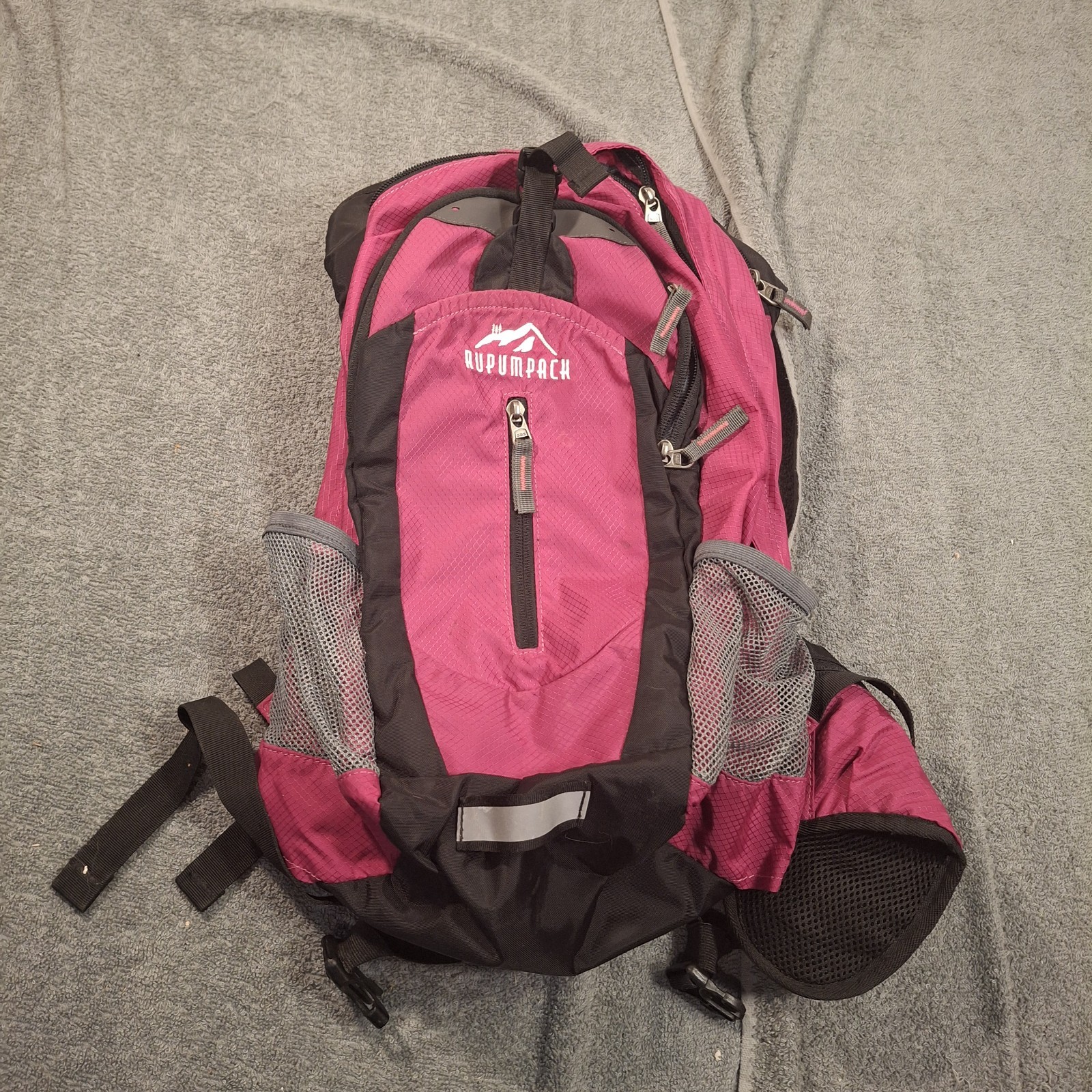 Rupumpack Insulated Hydration  Hiking Backpack Hot Pink No Bladder