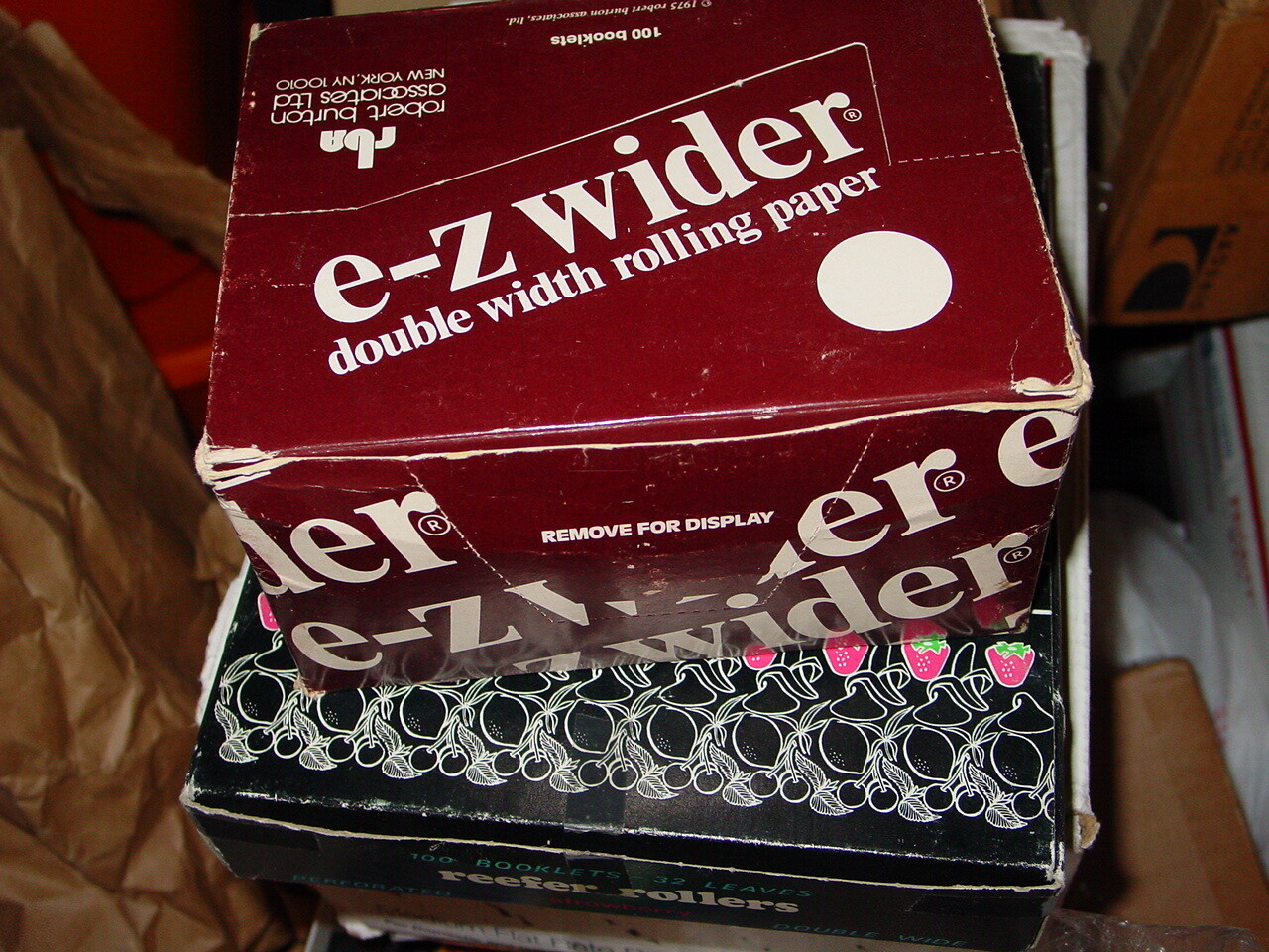 EZ WIDER VINTAGE CIGARETTE ROLLING PAPERS STORED FRESH & DRY BOX/100 Books