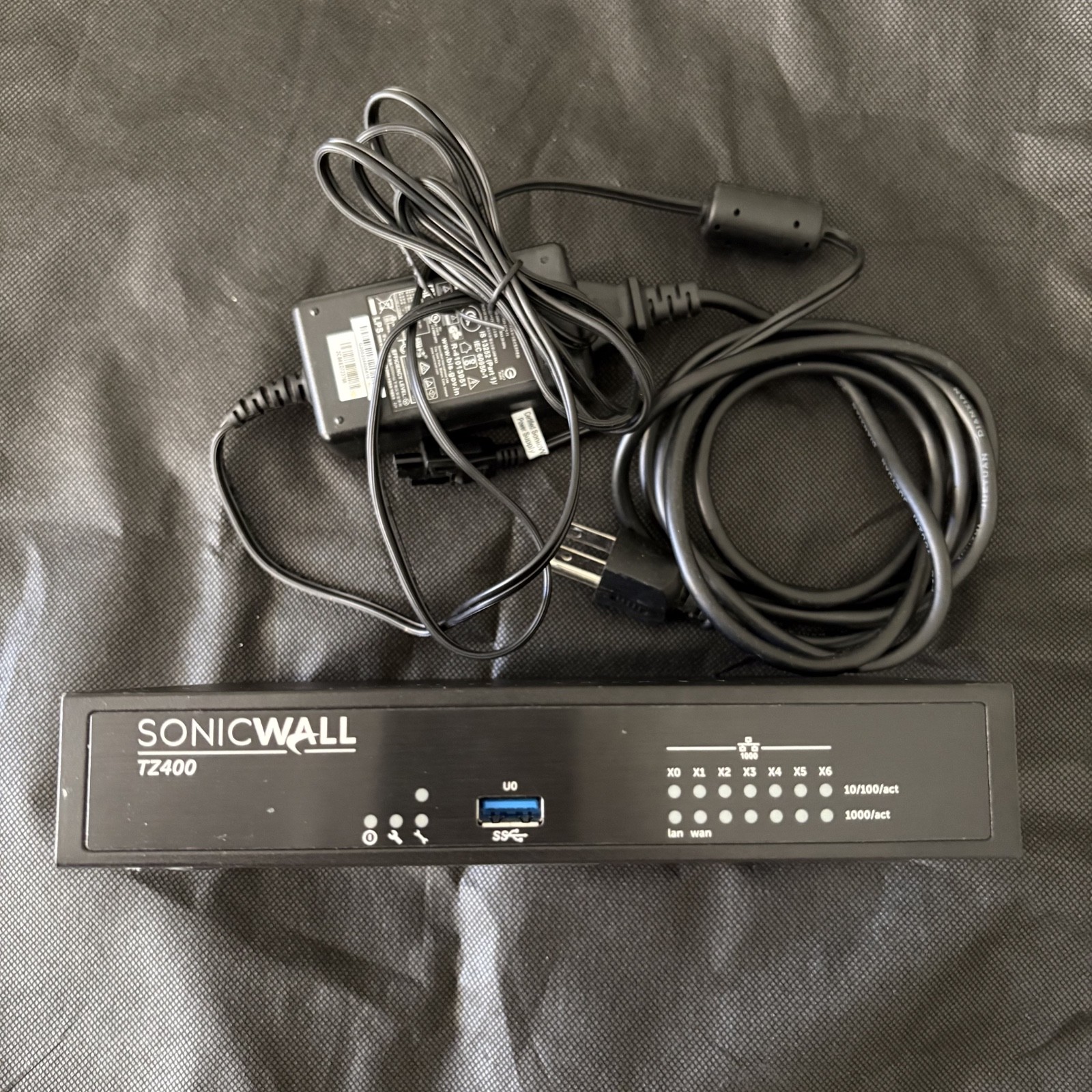 SonicWall TZ400 Network Security/Firewall Appliance