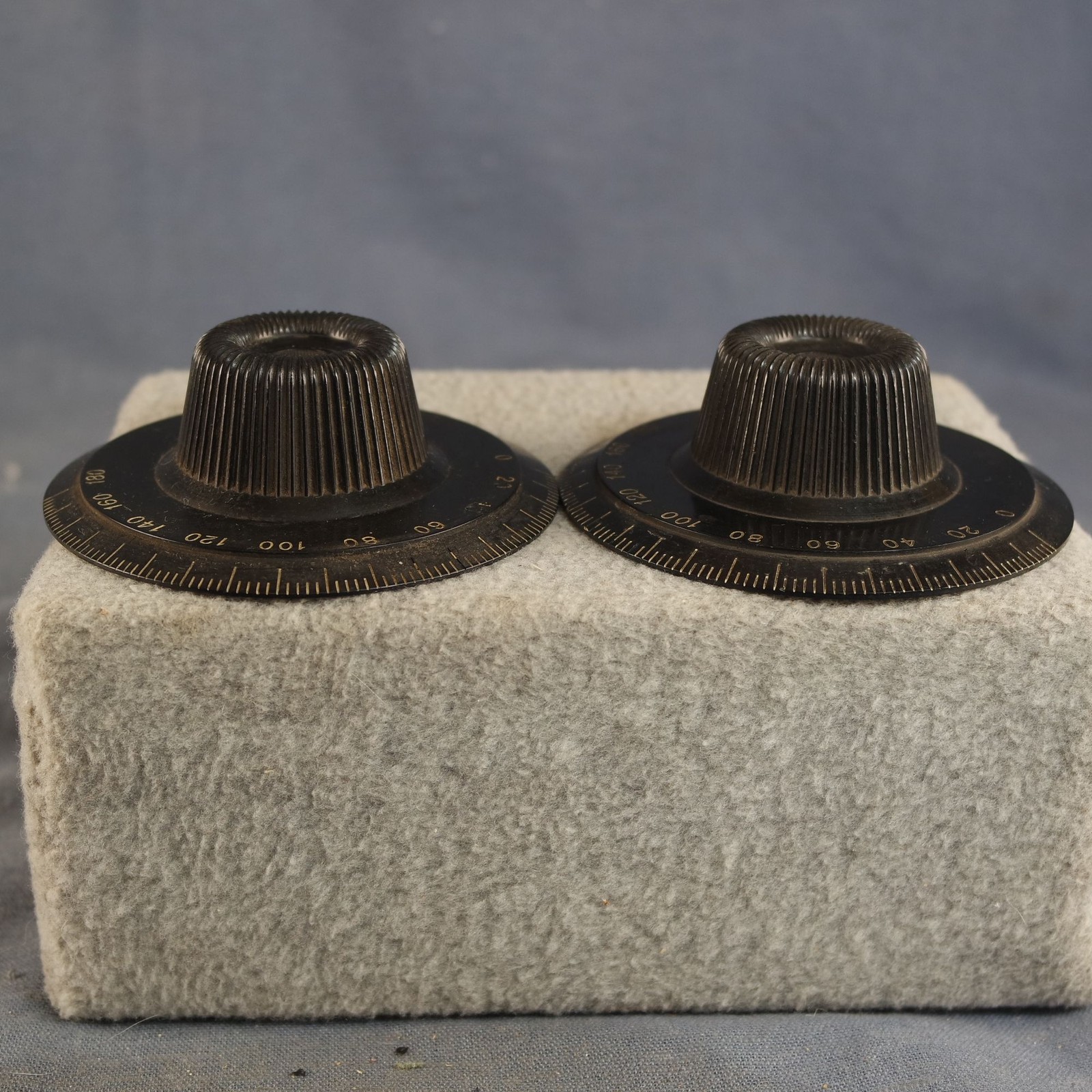 1920s Pair of 4" Knobs Kellogg S&S #502 Early TRF Battery Sets 2 vintage Knobs