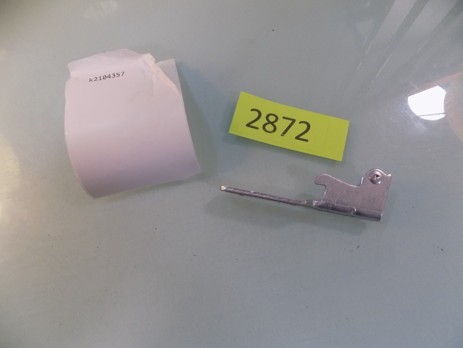 Right Lower Hinge PartB01081643-003Bcd #K2104357 for Hisense