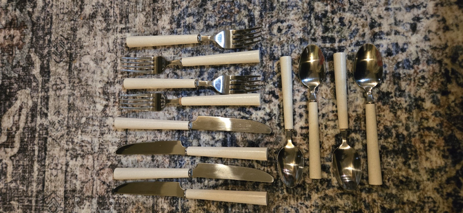 Lot Of 12 Pcs Speckled Lt Beige Plastic Handle Flatware Service For 4 Complete