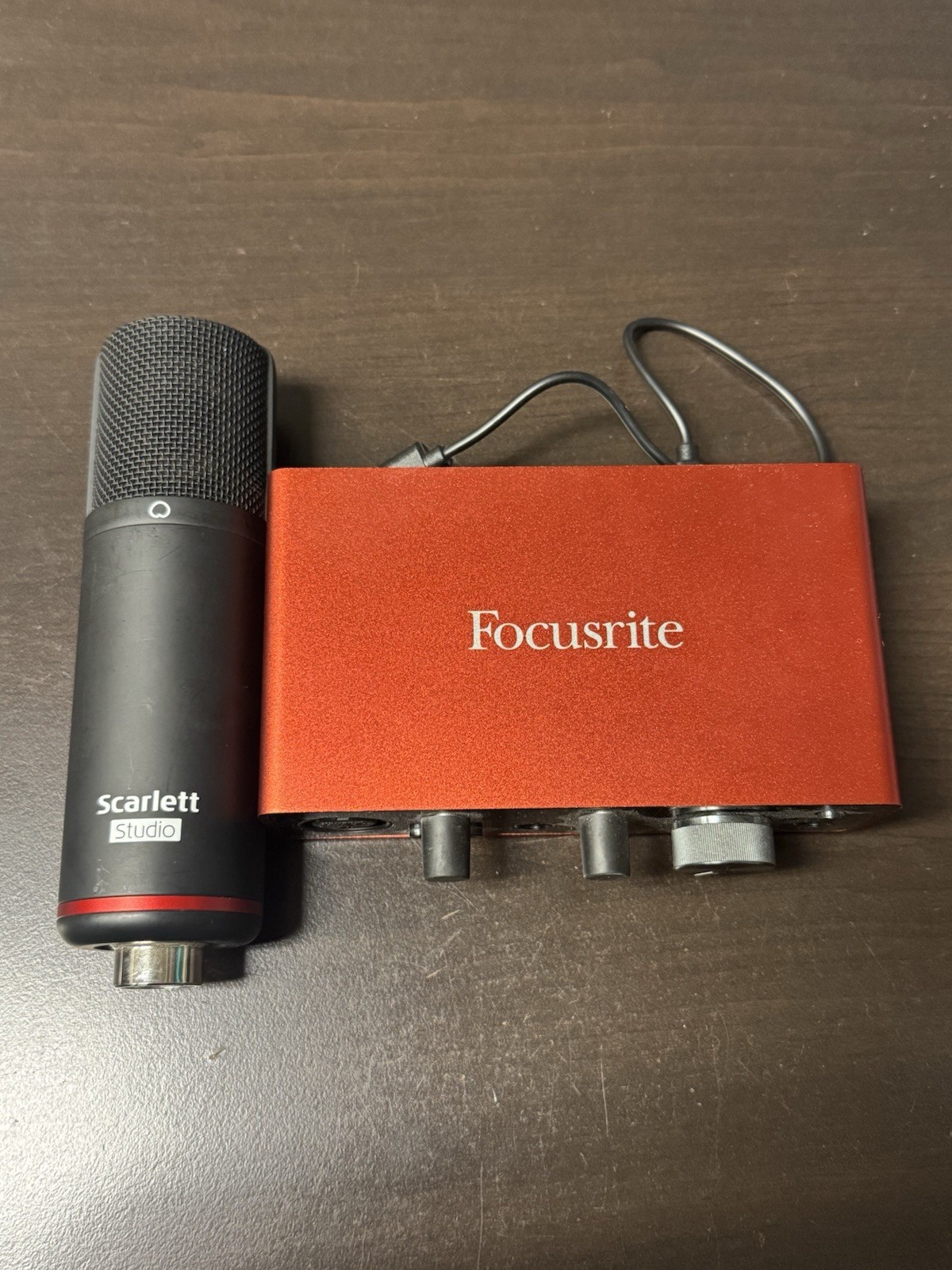 Focusrite Scarlett Solo 3rd Gen W/ Scarlett Studio Mic & Cords