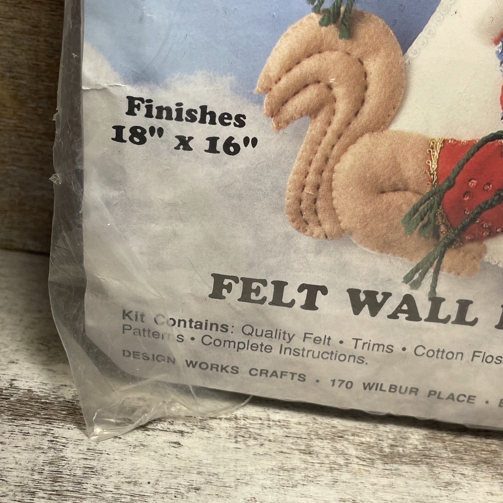 Design Works Crafts Felt Wall Hanging Kit #5109 Frosty Snowman Finishes 18x16"