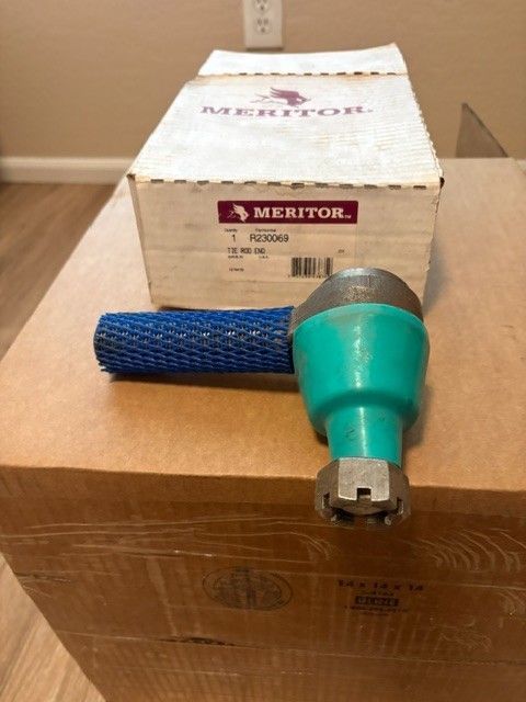 Meritor  Genuine R230069 RH Side Thread Front Axle Tie Rod End