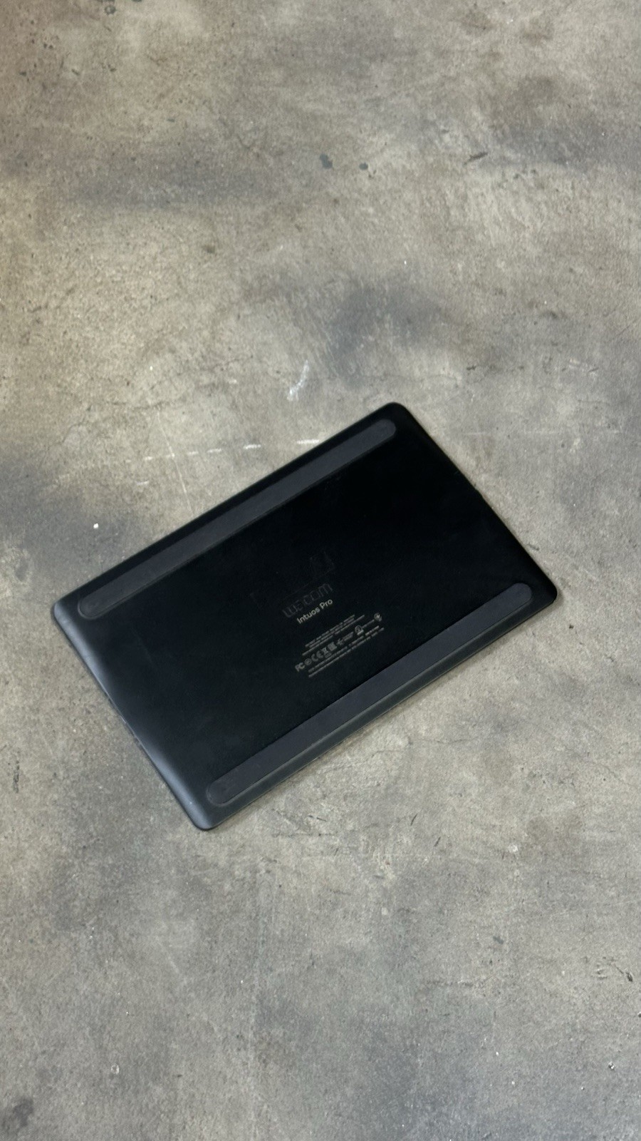 Wacom PTH660 Intuos Pro Graphic Tablet