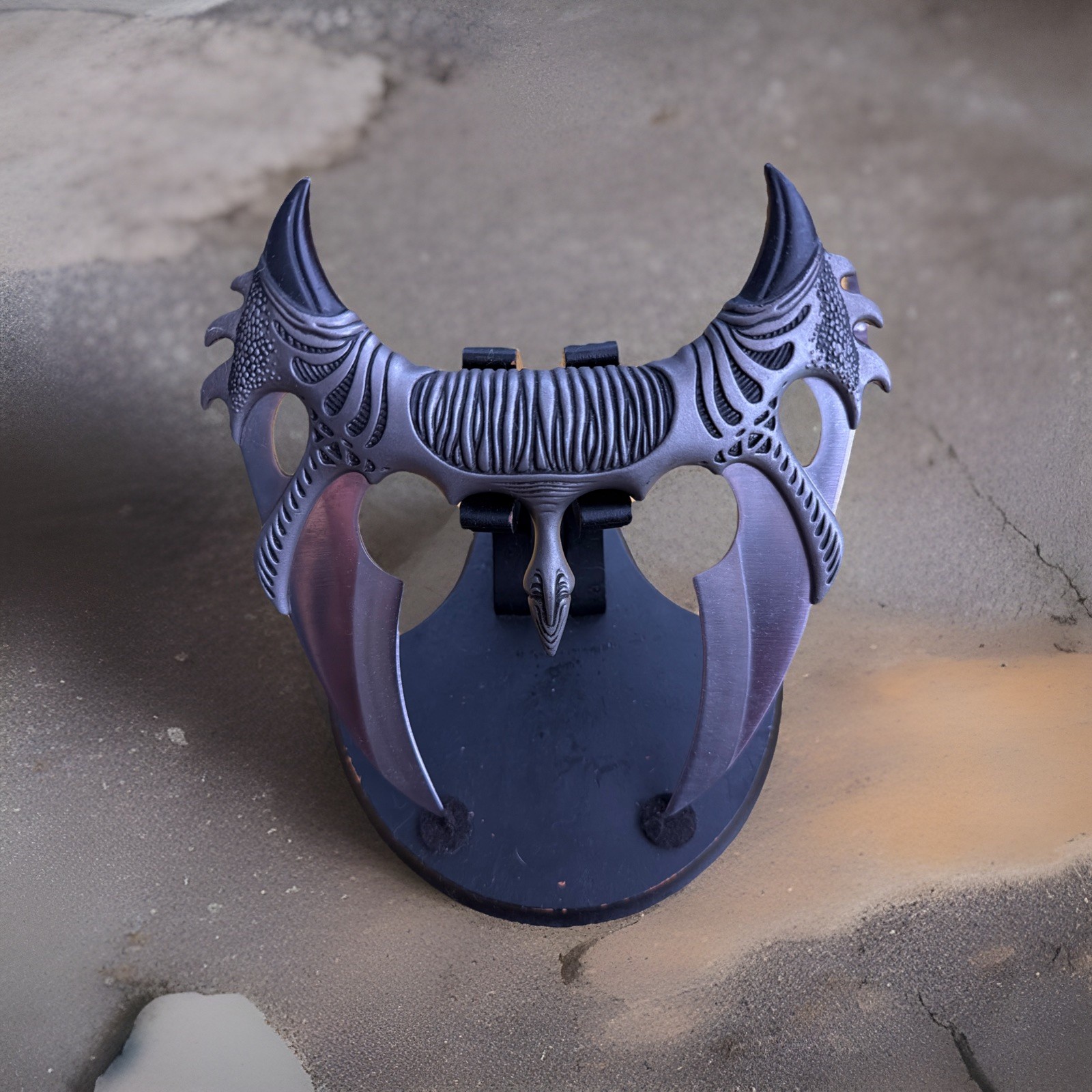 Kit Rae "Fang of Baelin" (KR3) Handcrafted Blade by United Cutle - SS KR3 -2000