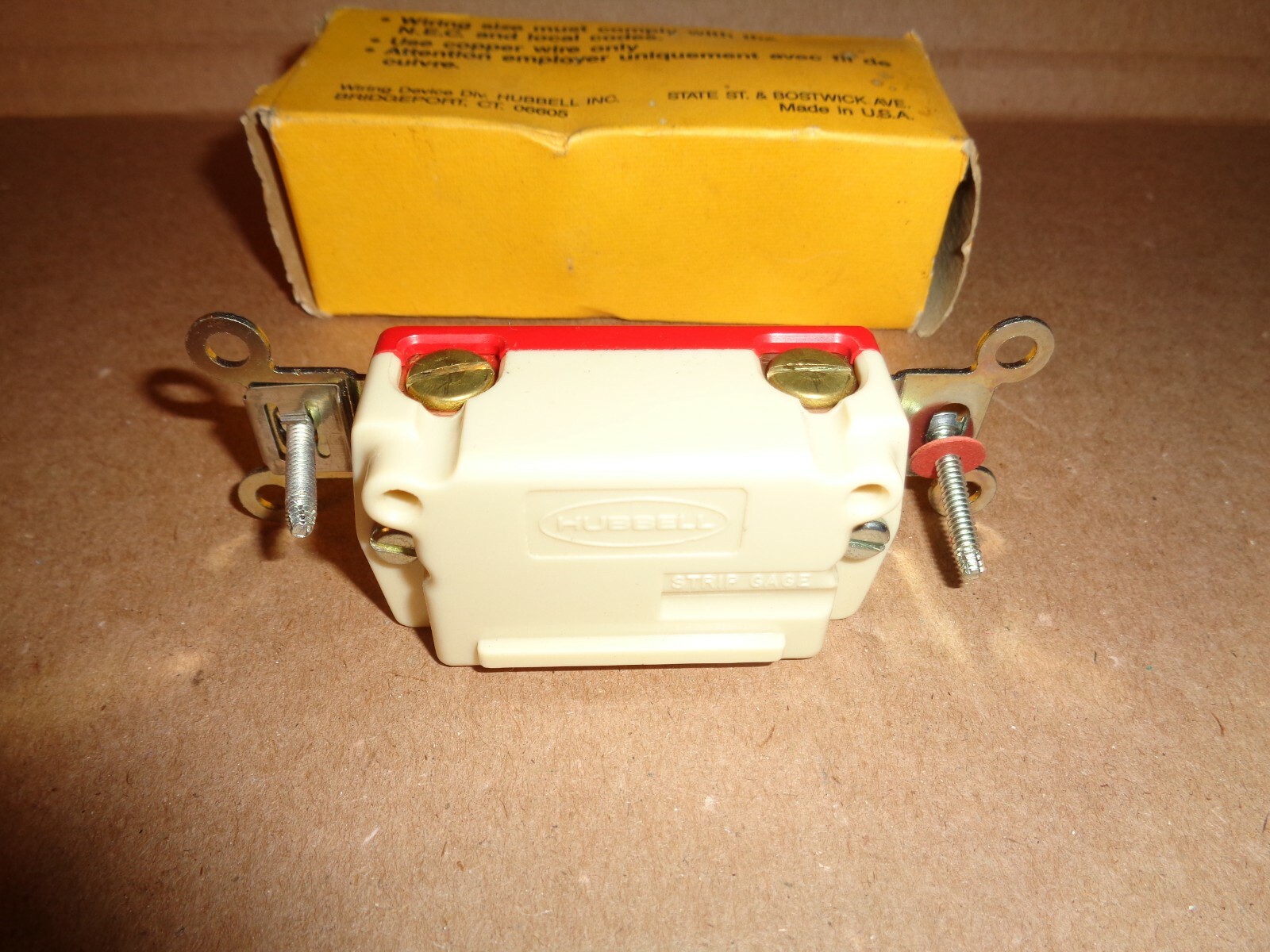 Hubbell 1221GRV A C Flush Toggle Switch Single Pole New