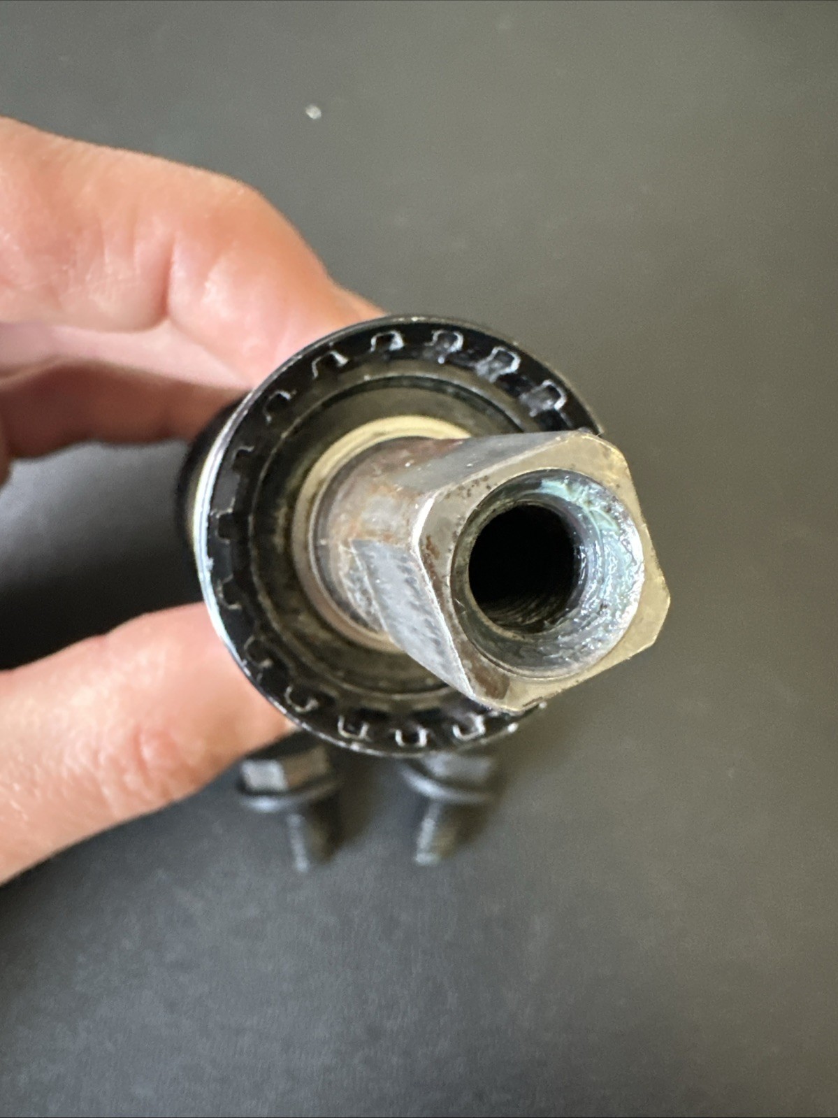 Shimano BB-UN72 Bottom Bracket - 68mm English Threaded - 113mm Width