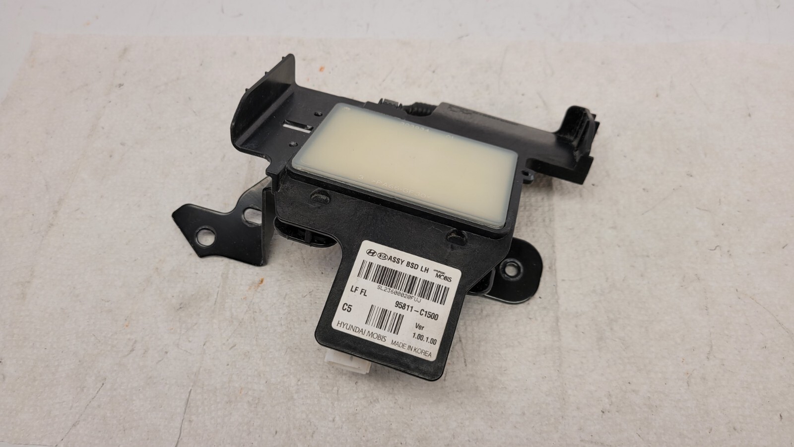 2018 2019 HYUNDAI SONATA 95811-C1500 DRIVER LH BLIND SPOT RADAR SENSOR 18 19 OEM